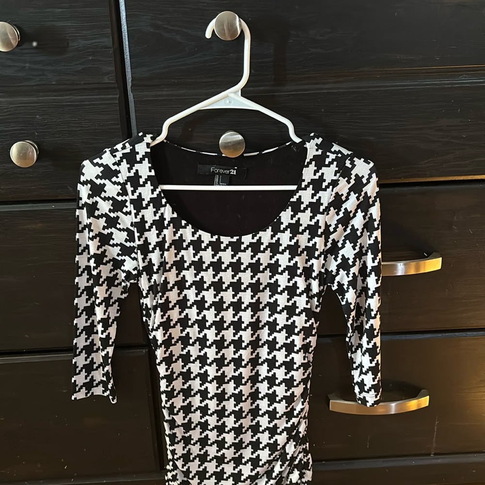 Black and white top